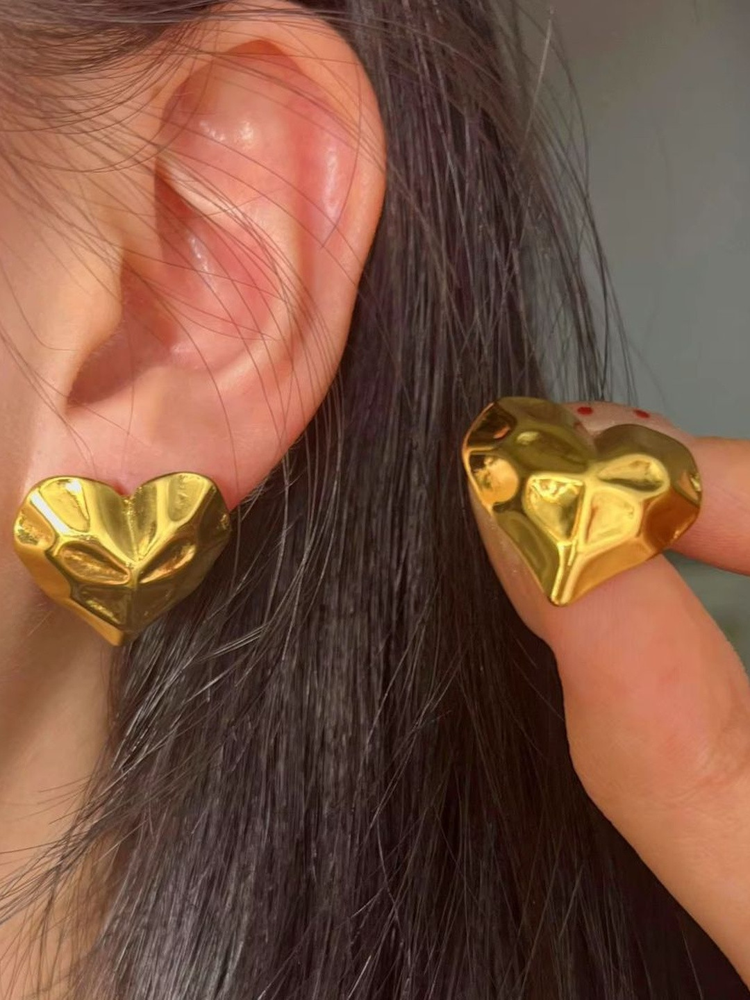 Nitant Heart Shaped Studs Earrings