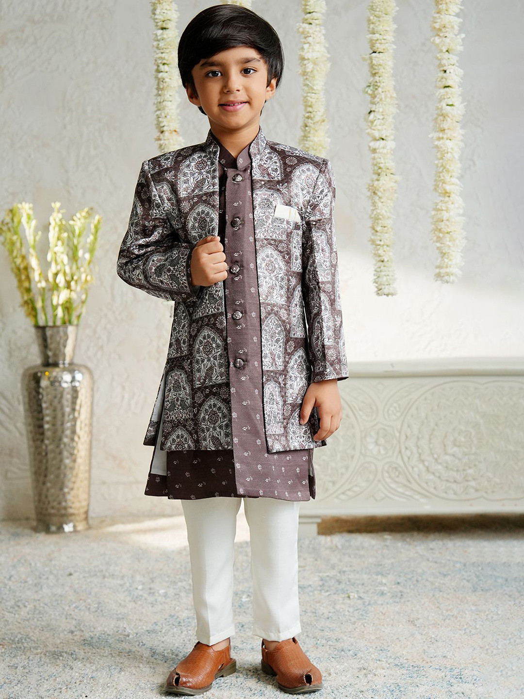 Aj DEZInES Boys Jacquard Full Sleeves Rich Floral Embroidery Sherwani With Jacket
