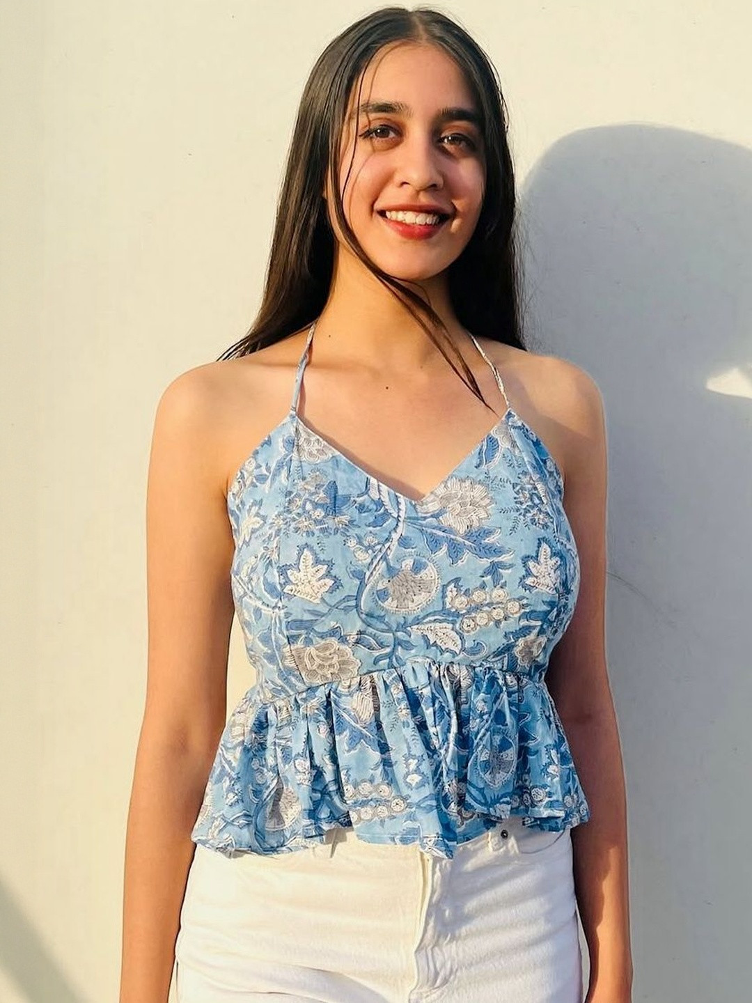 SANGANI Women Floral Printed Blouson Crop Top