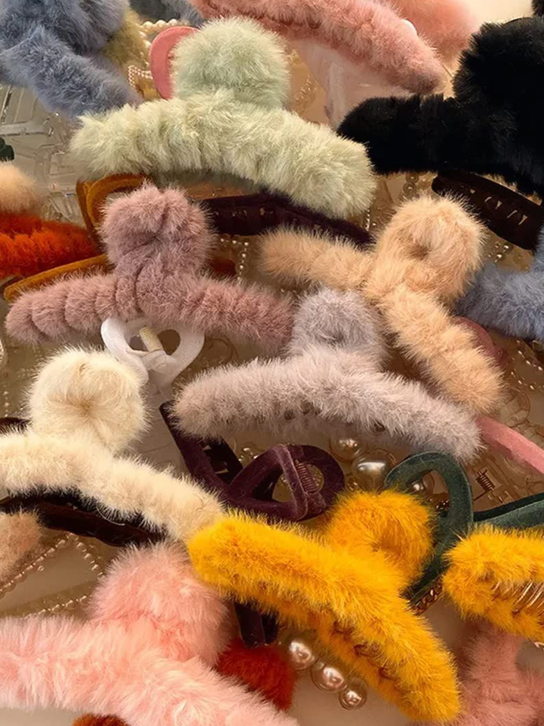 DOCTOR HEALTH SUPER SOFT Women Pack of 12 Assorted Fur Claw Clip