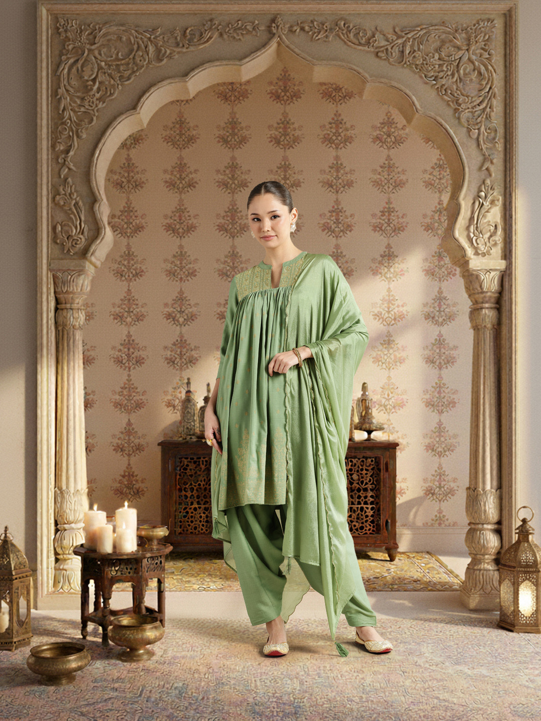 House of Pataudi Floral Printed Jashn Kurta with Patiala & Dupatta