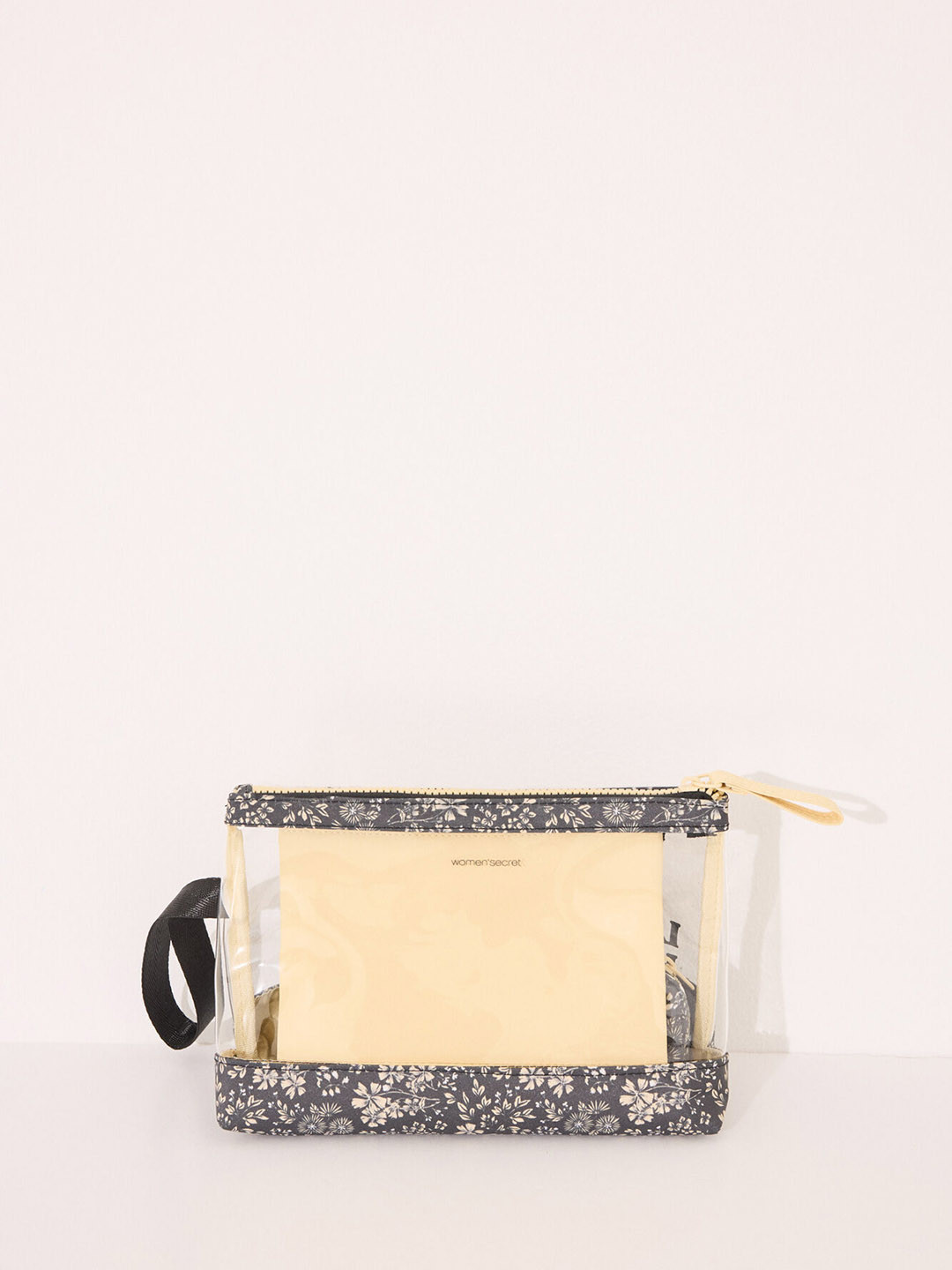 women'secret Snoopy Printed Pouch Travel Accessory