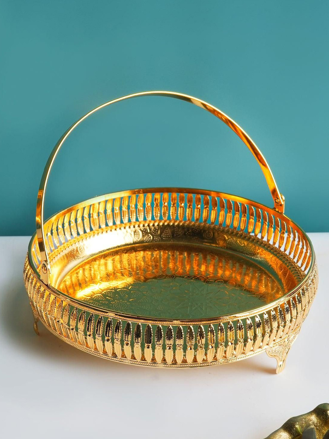 MARKET99 Unisex Gold Metal Round Nordic Basket With Handle