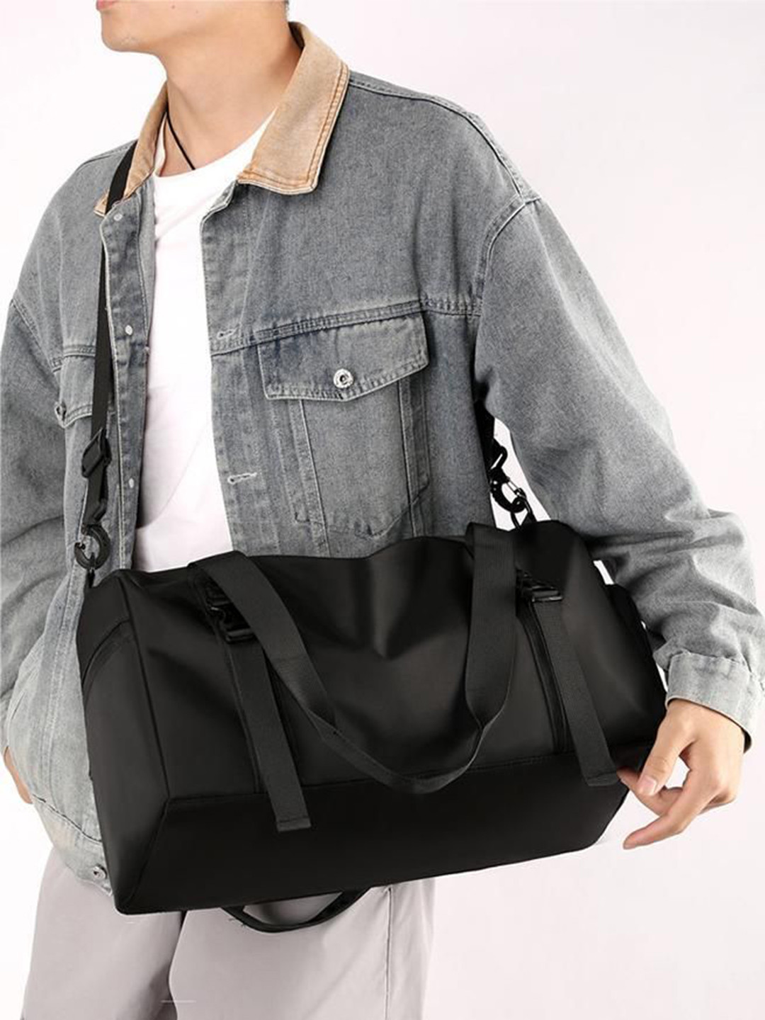 Mast & Harbour Men Casual Duffel Bag With Detachable Shoulder Straps
