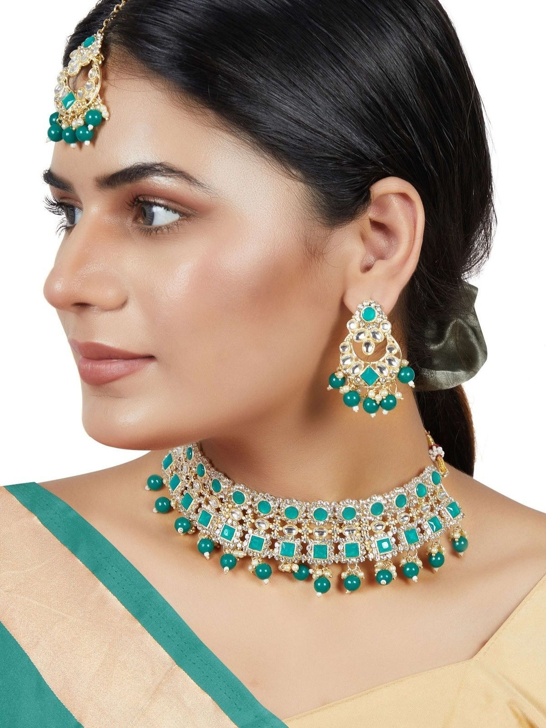 Women Click Stones Studded & Bedaed Jewellery Set