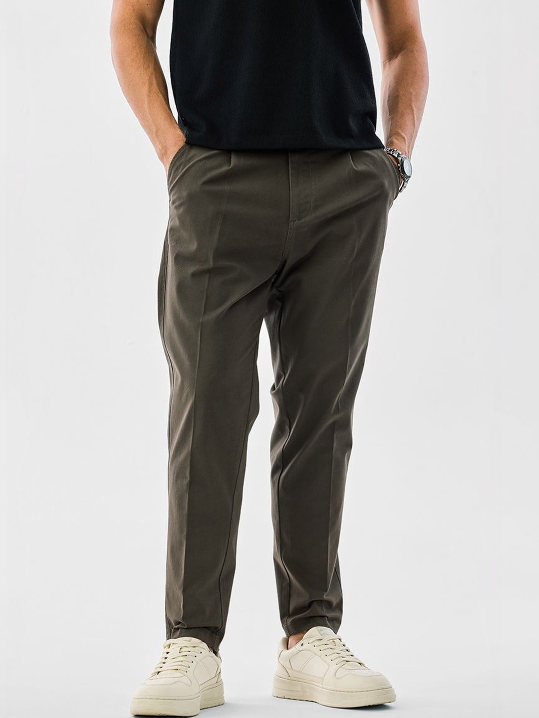 Snitch Men Flat-Front Mid-Rise Wrinkle Free Cotton Chinos Trouser