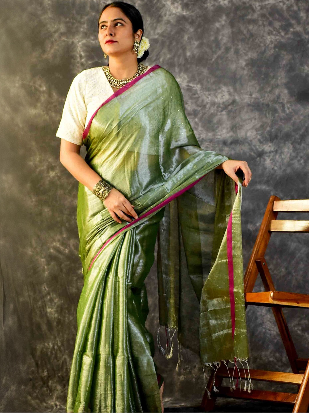 Sundarii Simar Abstract Woven Design Sequinned Tissue Saree With Unstitched Blouse Piece