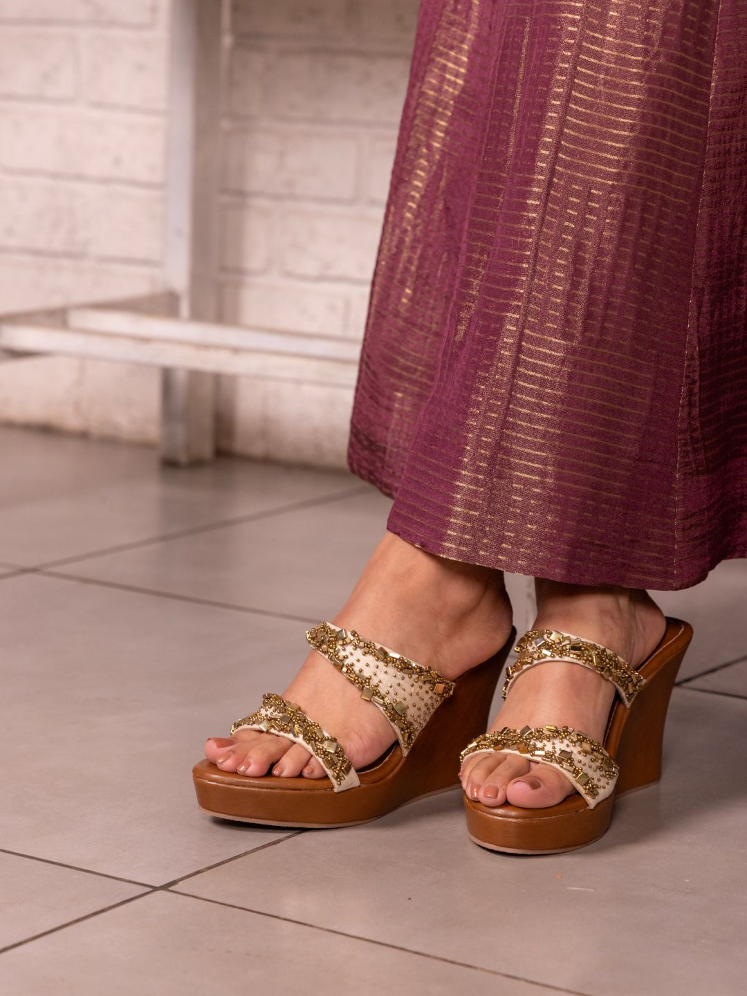 CAI Women Women Embellished Golden Mirage Wedge Heels