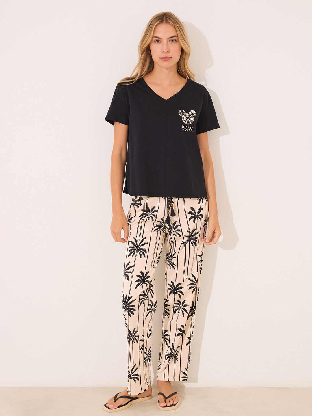 women'secret Women Mickey Mouse Conversational Printed Pure Cotton Night Suit