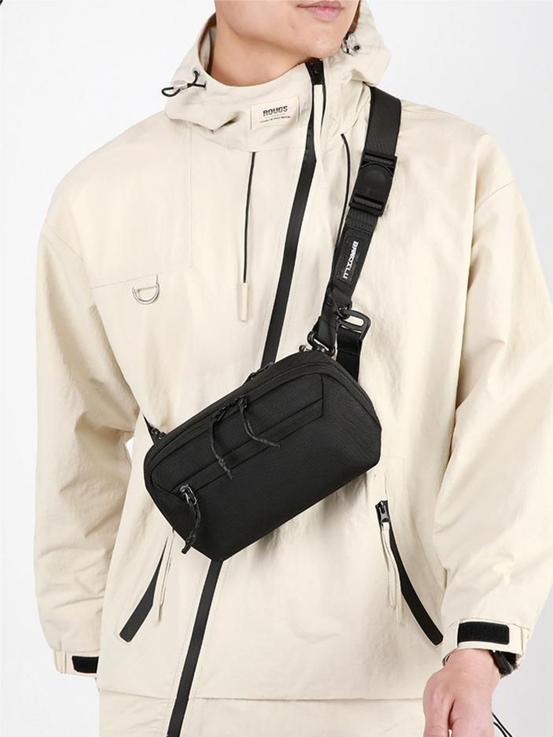 Mast & Harbour Men Textured Waistpouch