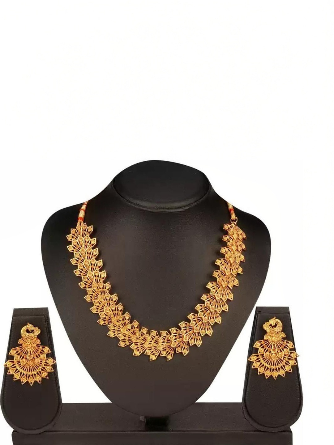 Women Click Textured Jewellery Set