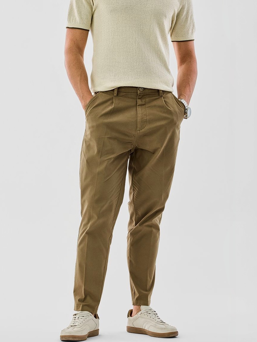 Snitch Men Flat-Front Mid-Rise Wrinkle Free Cotton Chinos Trouser