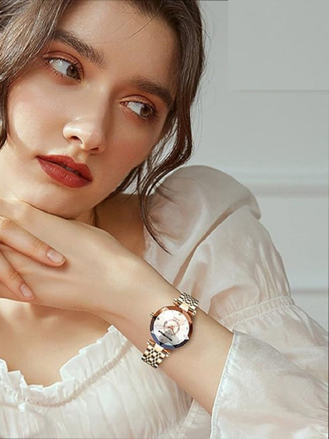 SZN Women Dial & Stainless Steel Straps Analogue Watch Silver Berry