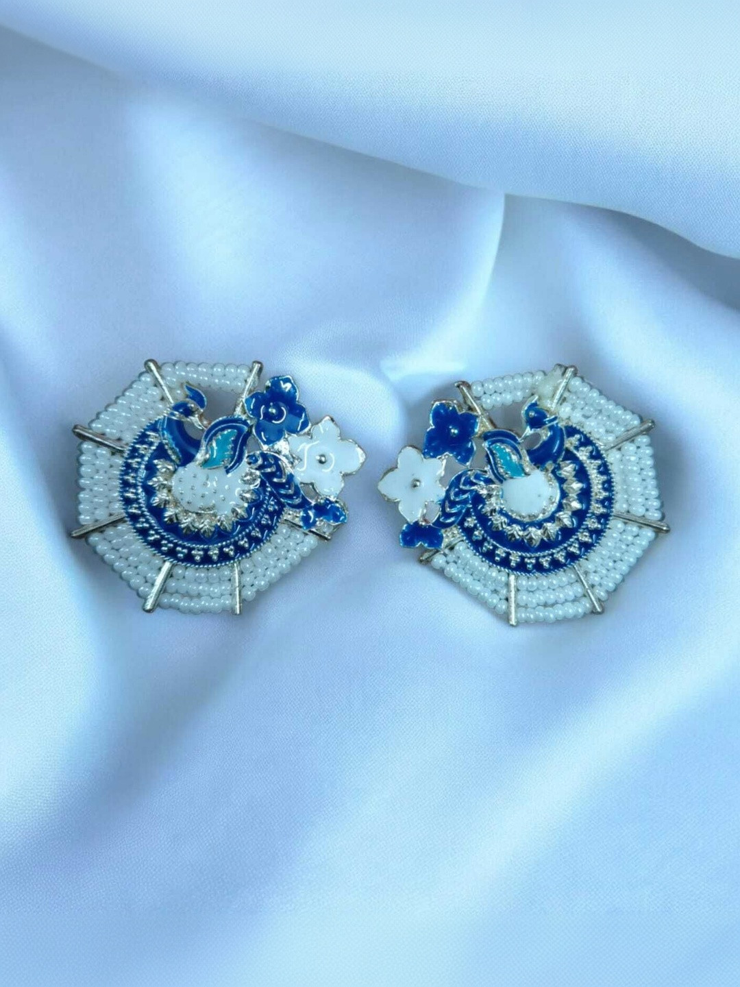 MYSTERIOUSMART Pearals Beaded Peacock Shaped Studs