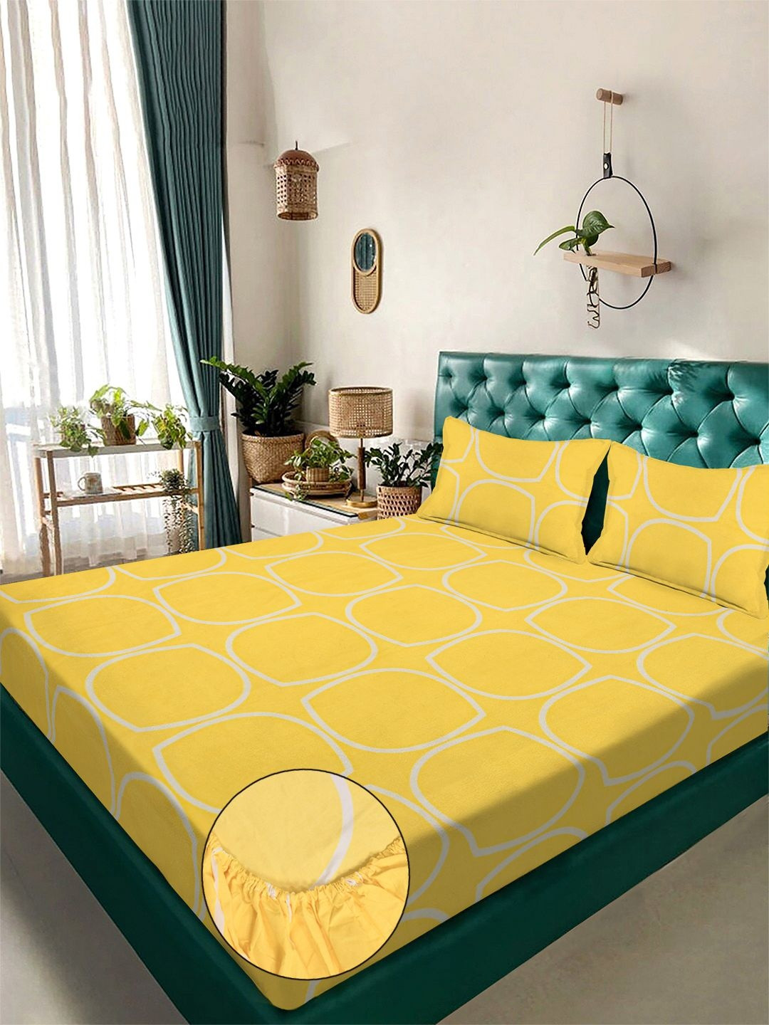 KLOTTHE Yellow Geometric 300 TC Double Size Fine Bedsheet With Pillow Covers - 98 x 88 In