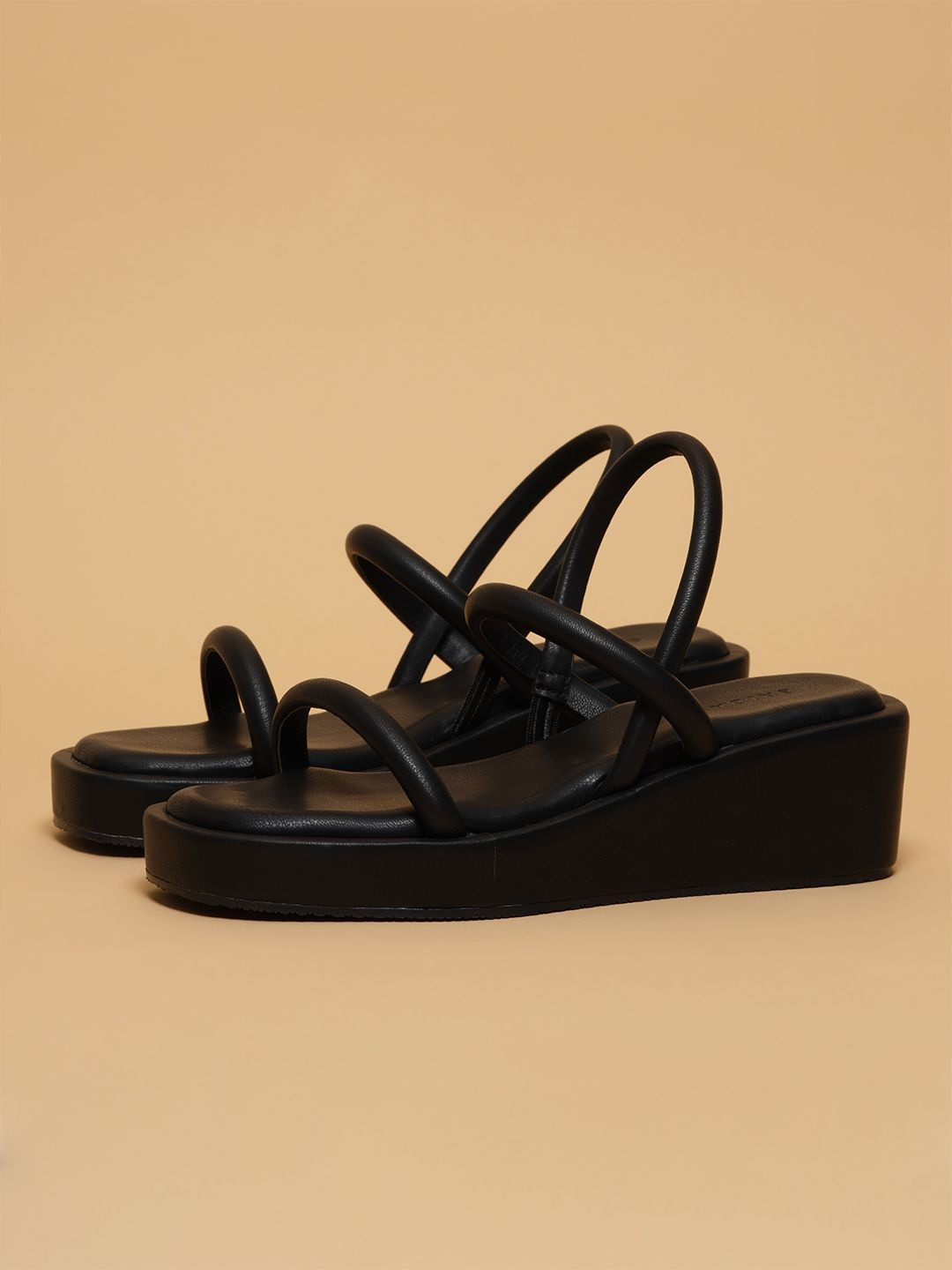 ERIDANI Backstrap Cushioned Footbed Wedge Sandals