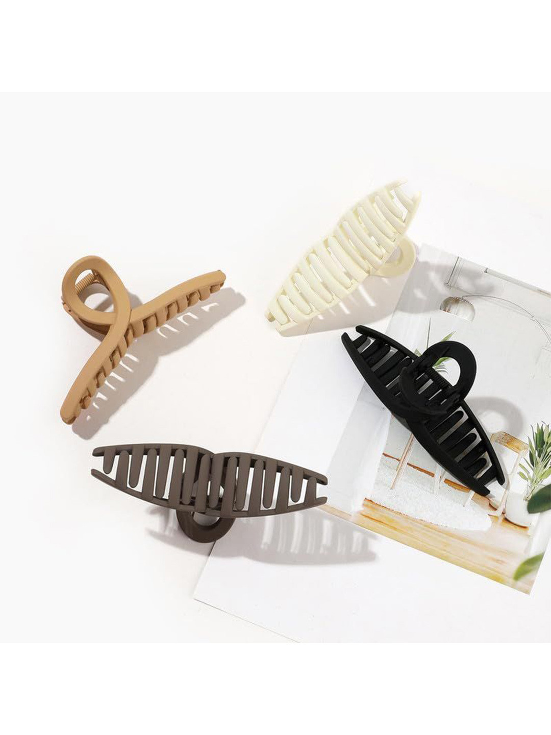 DOCTOR HEALTH SUPER SOFT Women Set Of 4 Matt Finished Claw Clip