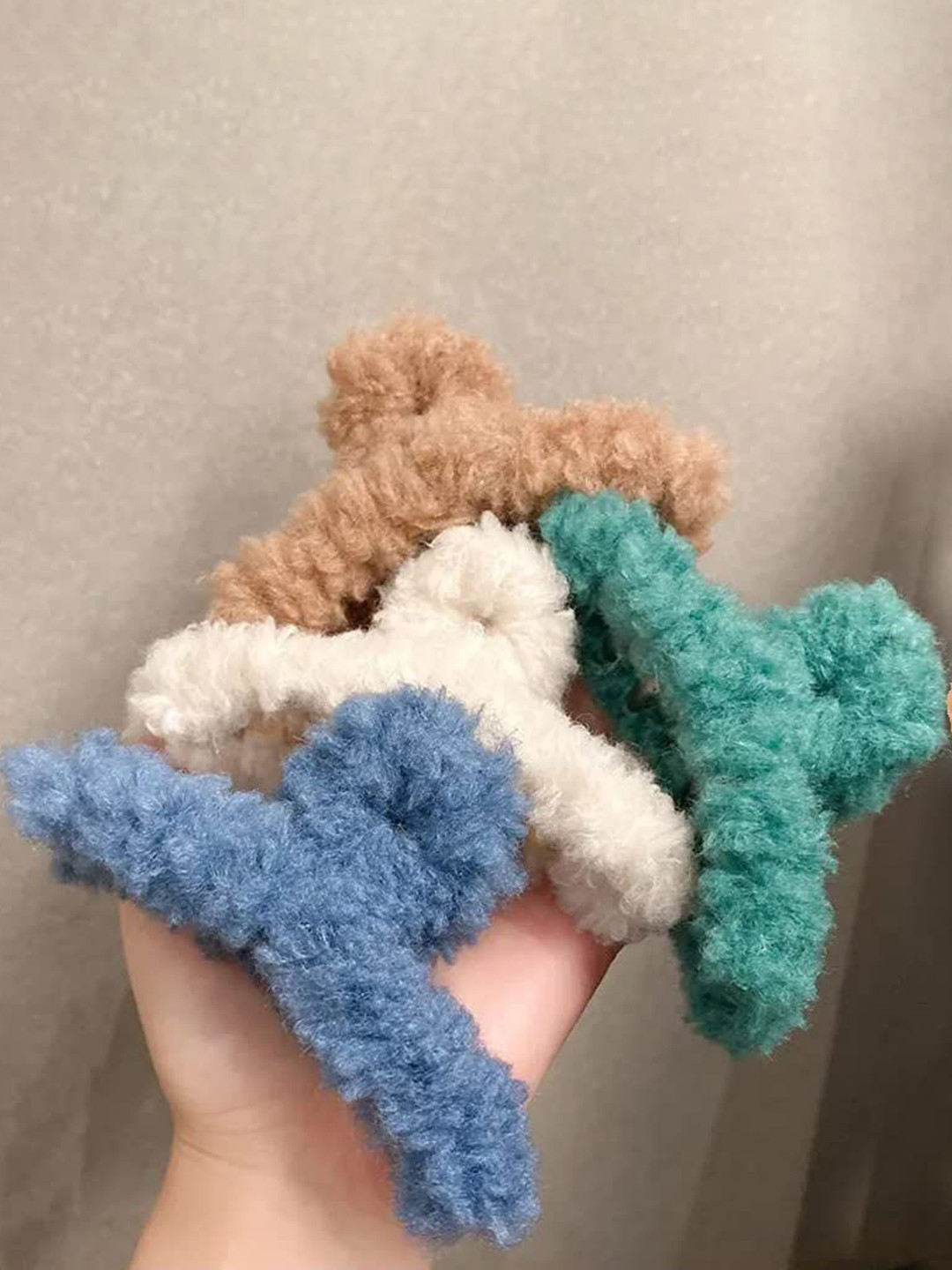 BEAUTY GIRLS Women Set of 4 Fur Grip T Shape Claw Clip