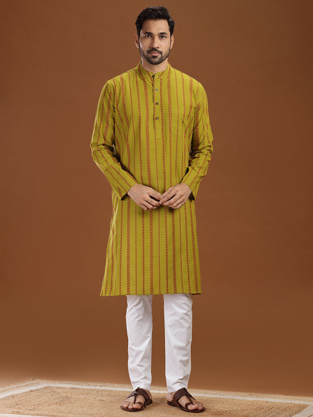 VIDYARTHI Men Embroidered Thread Work Kurta