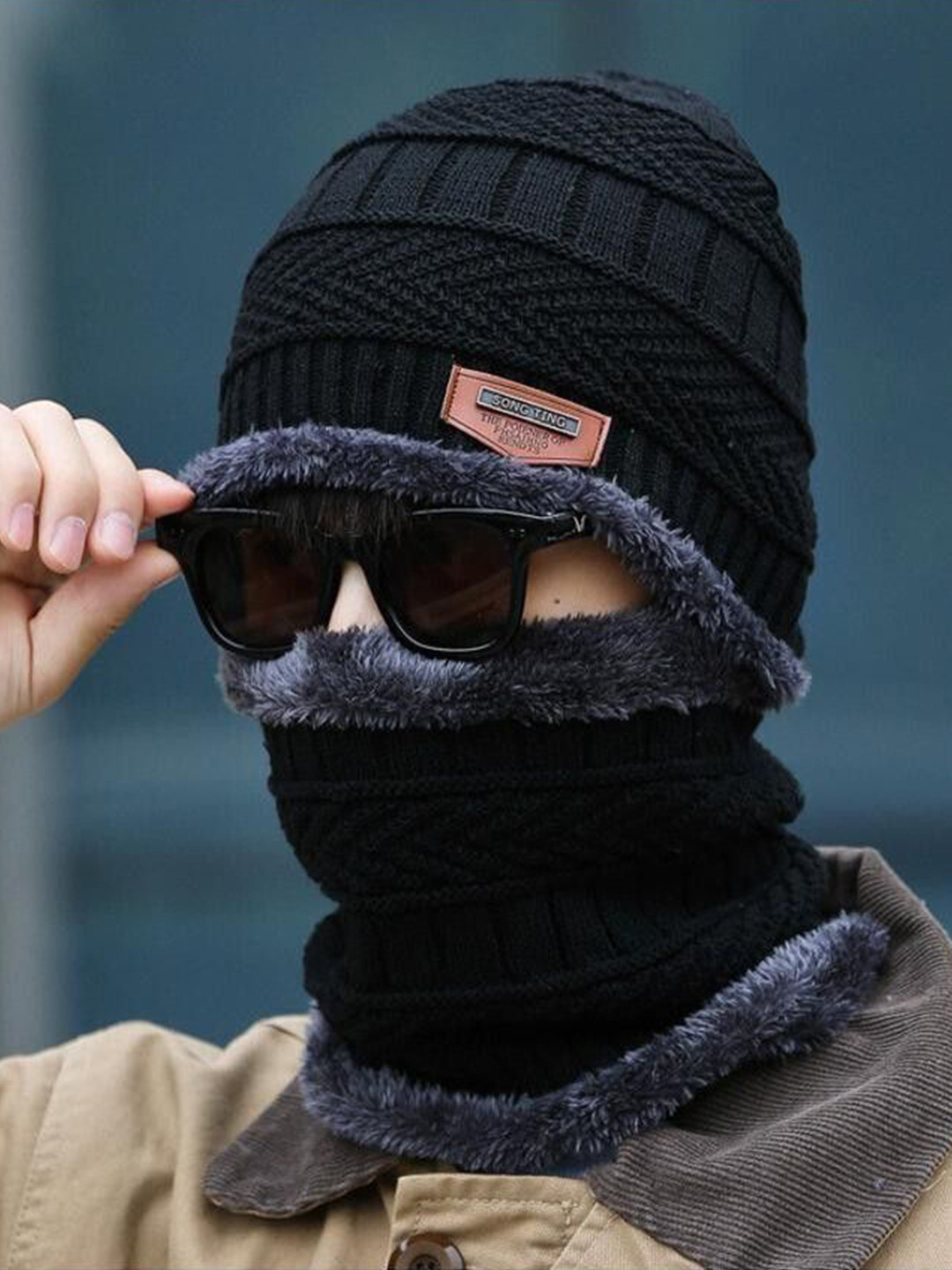 FLEXCYCAP Men Solid Woollen Beanie and Scarf