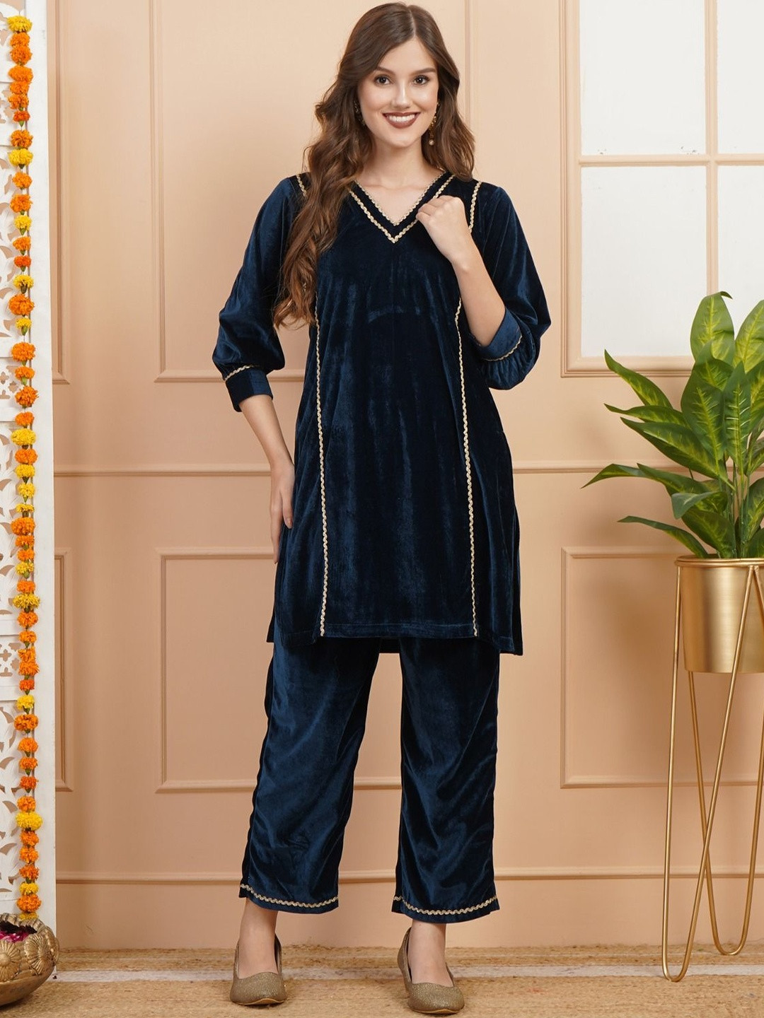 Dubai Collection Women Embellished V-Neck Tunic With Trousers Co-Ords