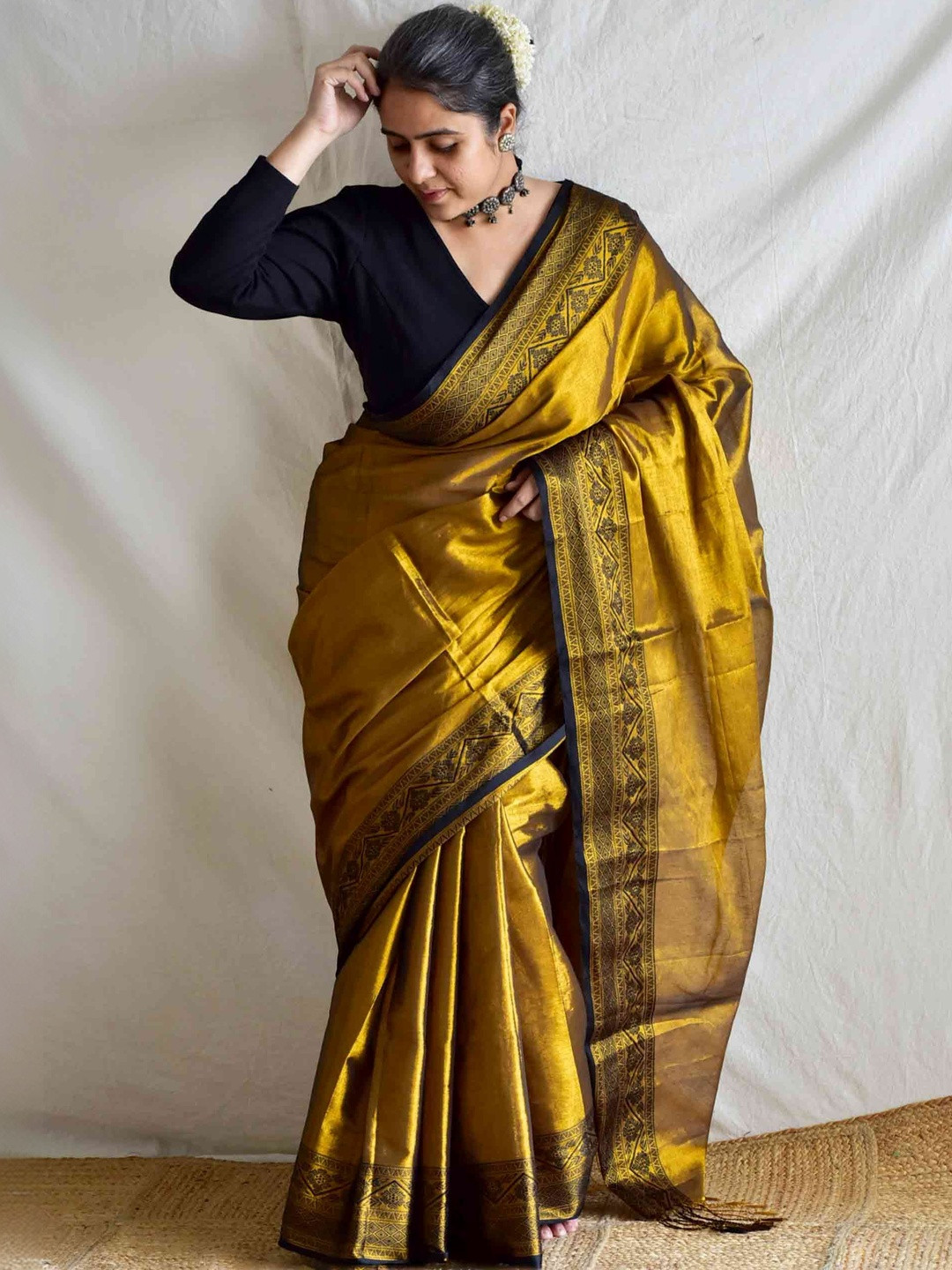 Sundarii Mehran Ethnic Motifs Woven Design Tissue Saree With Unstitched Blouse Piece