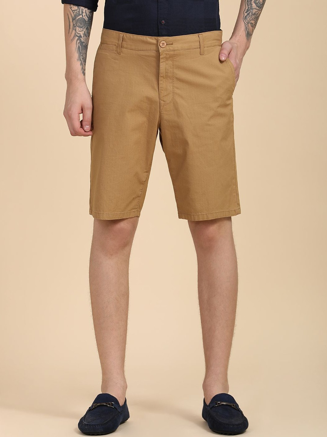 TRIGGER Men Solid Mid Rise Slim Fit Shorts