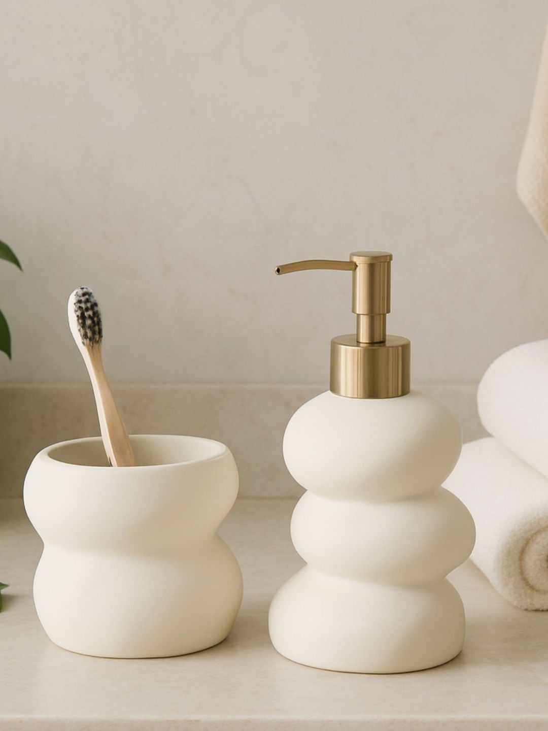 Mason Home White Set of 2 Matte Classic Pebbles Bathroom Set