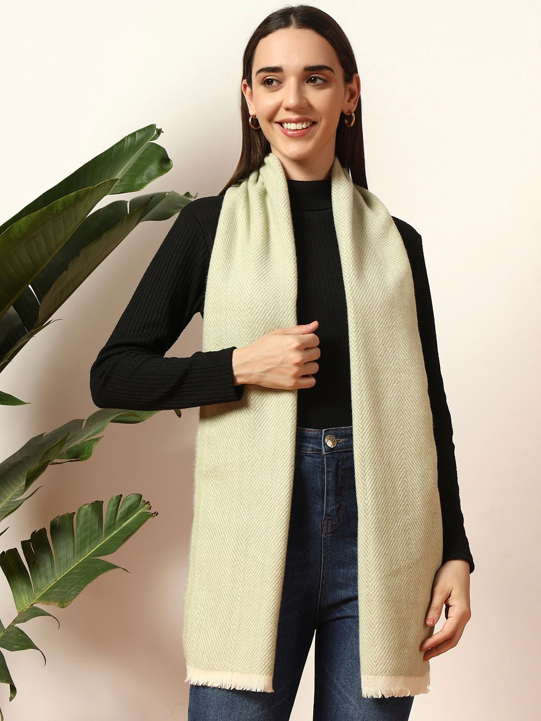HANDICRAFT PALACE Women Frayed Border Reversible Woollen Scarf