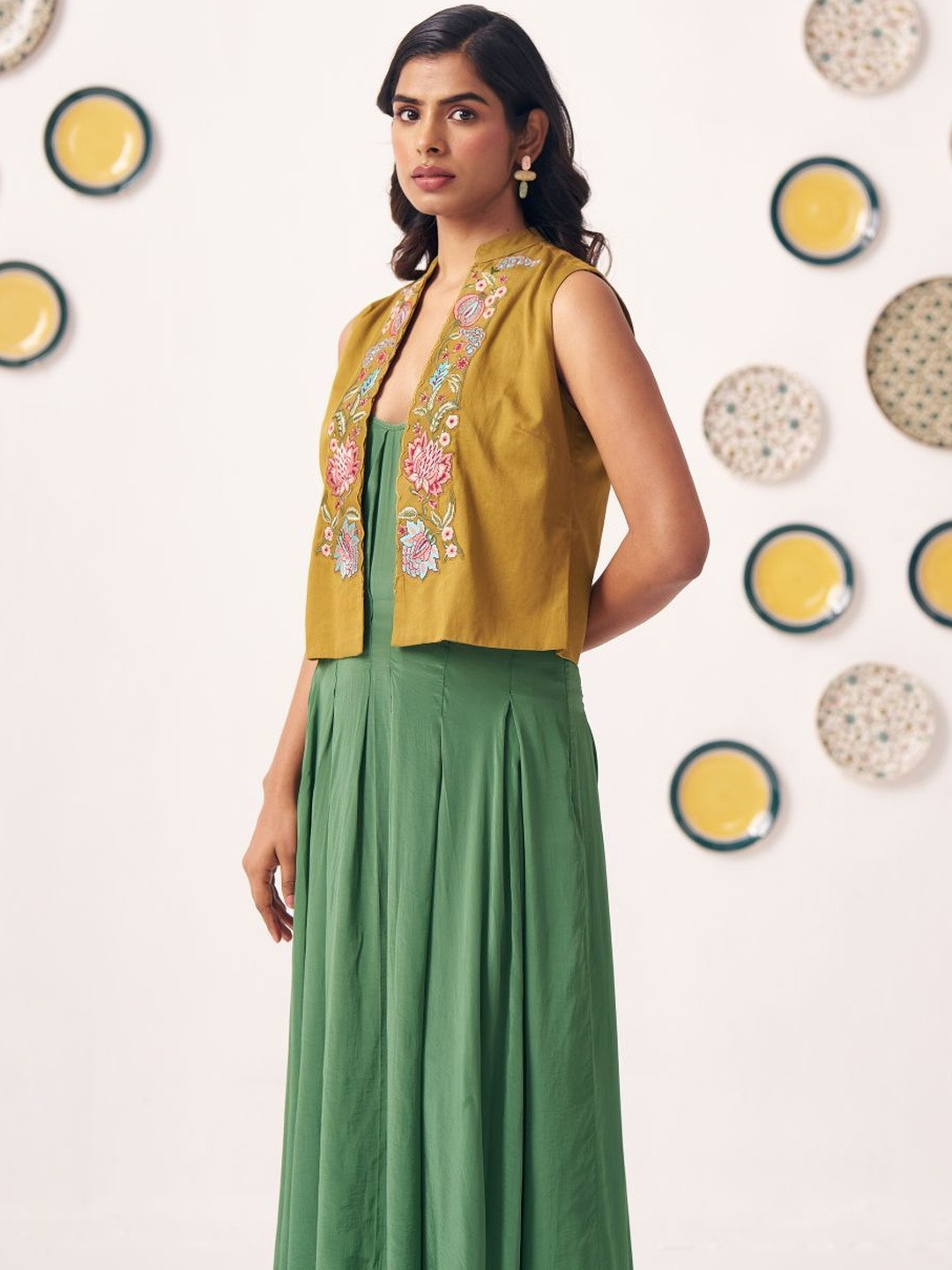 Western Era Women XS Embroidered Sleeveless Open Front Jacket