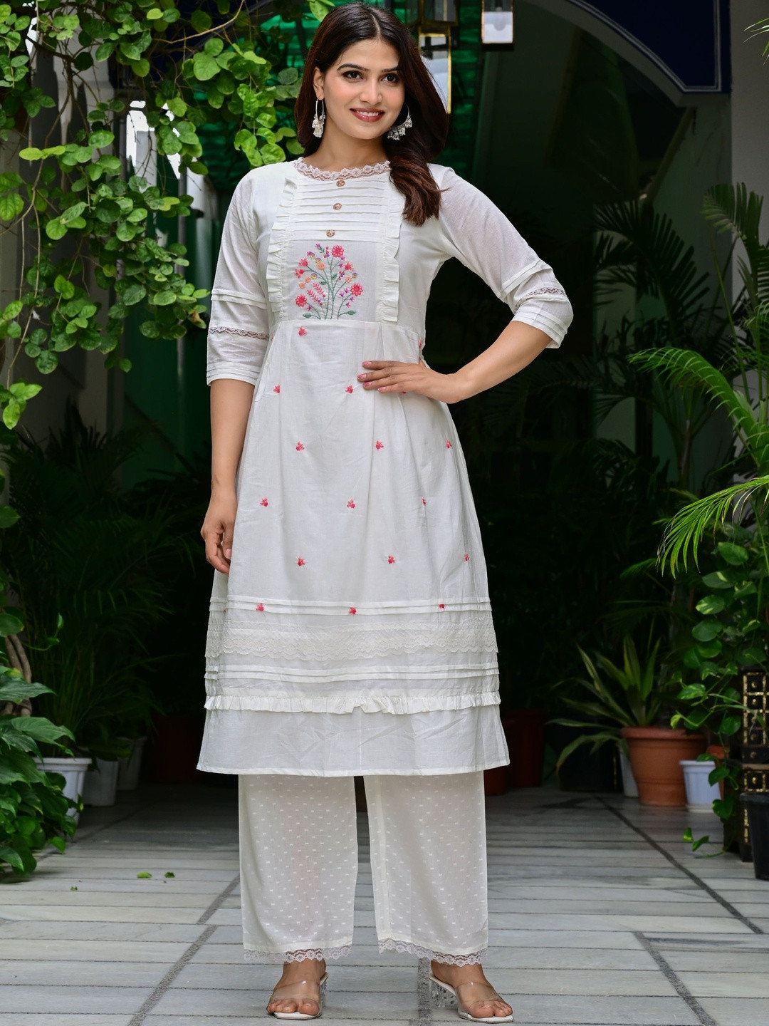 MISAYL Women Floral Embroidered Regular Thread Work Kurta with Palazzos
