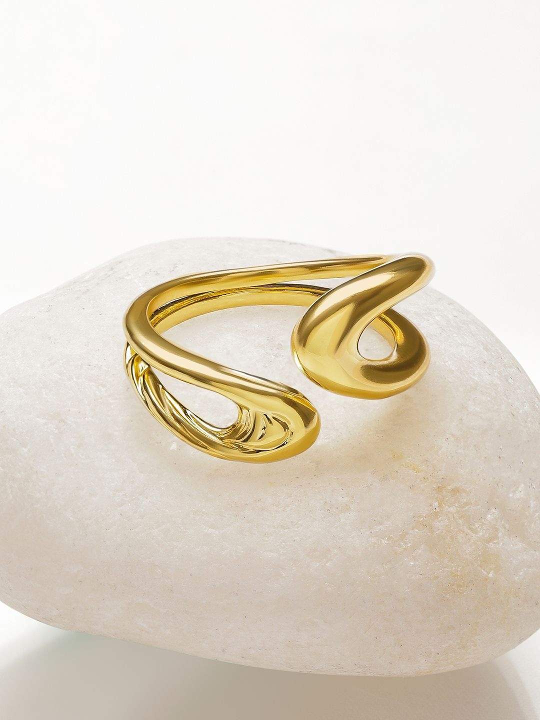 Rubans Voguish 18K Gold-Plated Stainless Steel Waterproof Fluid Wave Finger Ring