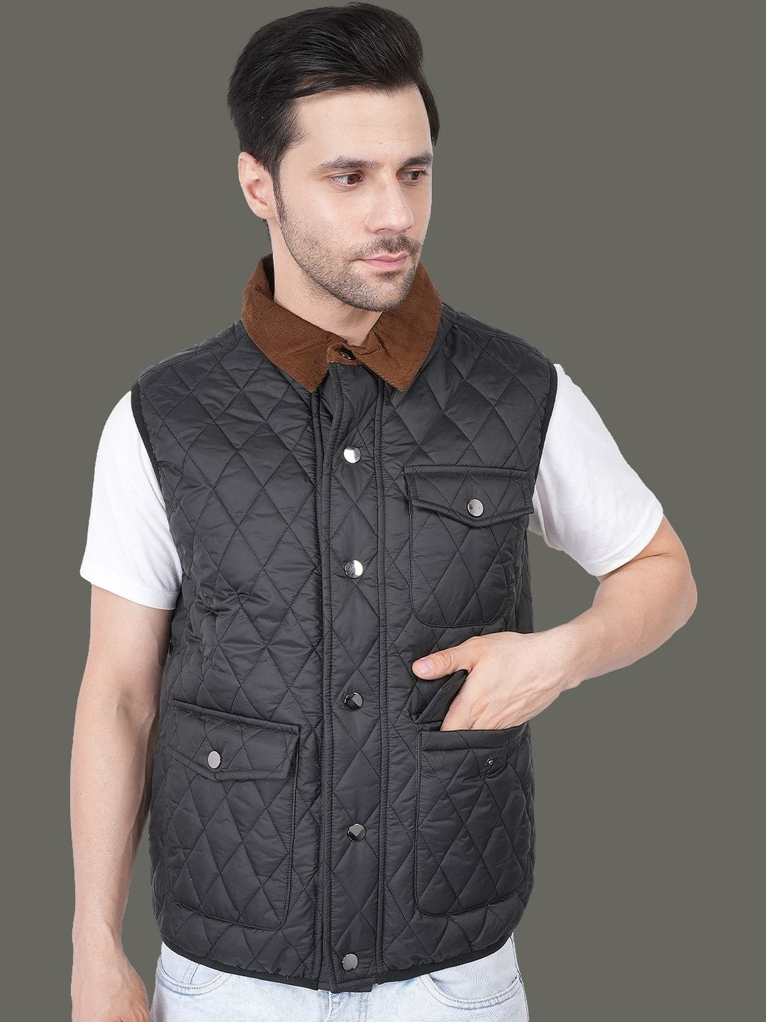 Club York Men Colourblocked Lightweight Spread Collared Front Zipper Quilted Jacket