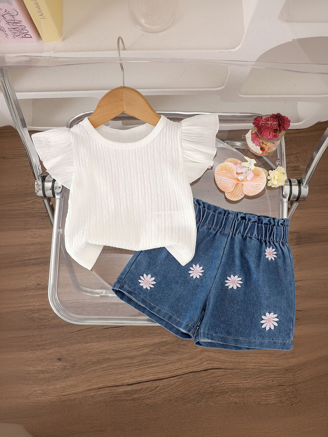 LULU & SKY Girls Floral Flutter Sleeve Round Neck T-shirt With Shorts