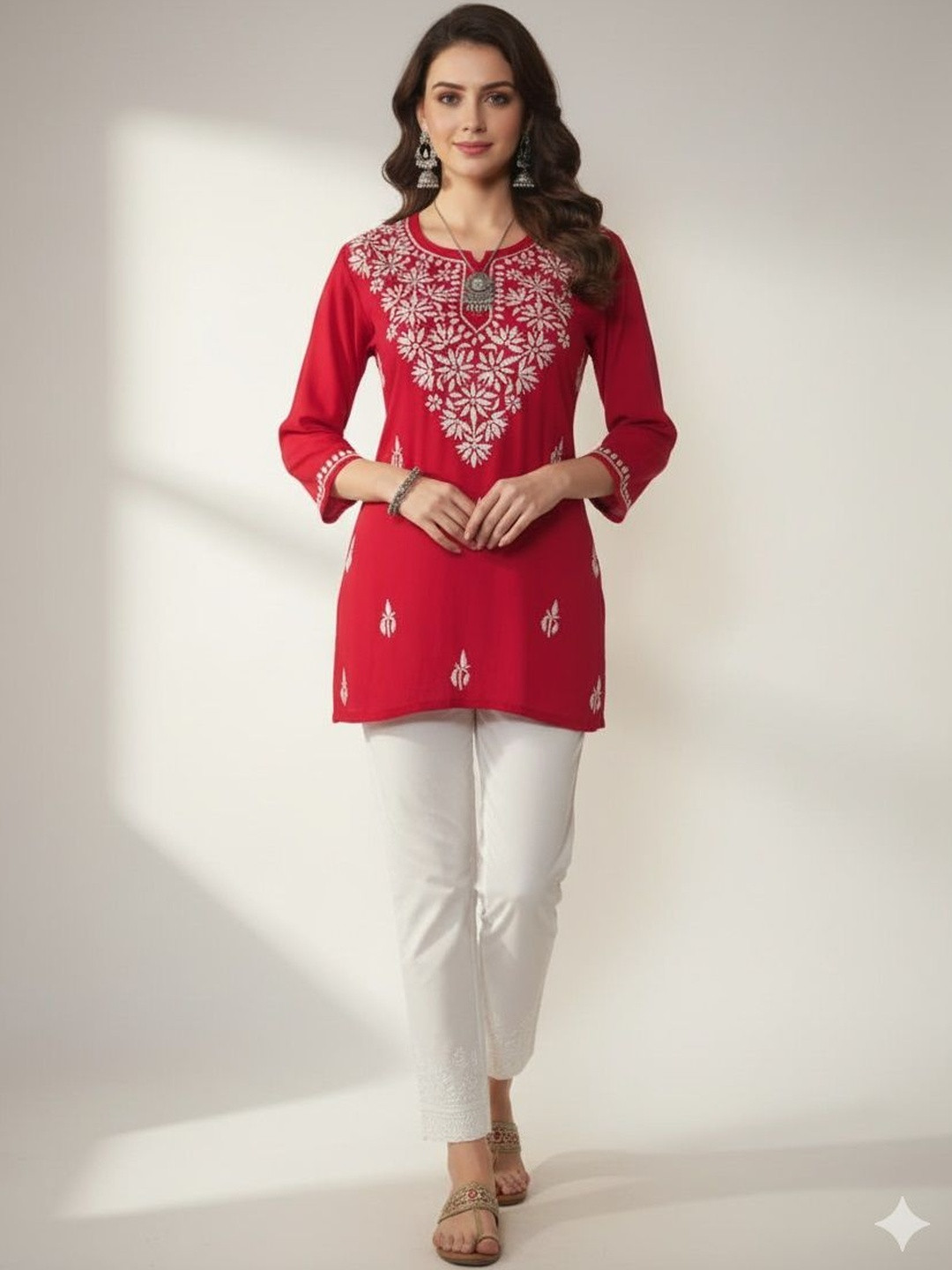 NAZAQAT ETHNIC INDIA Women Floral Embroidered Lucknowi Chikan Kari Thread Work Kurti