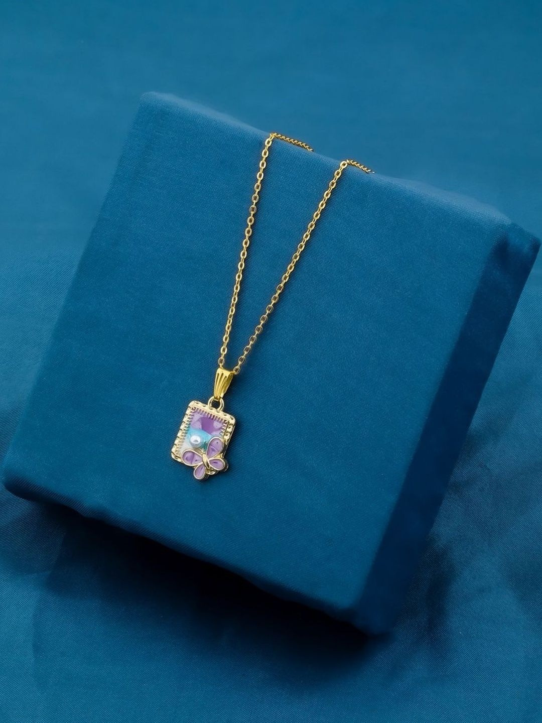 SZN Gold-Plated Geometric Shaped Pendant With Chain