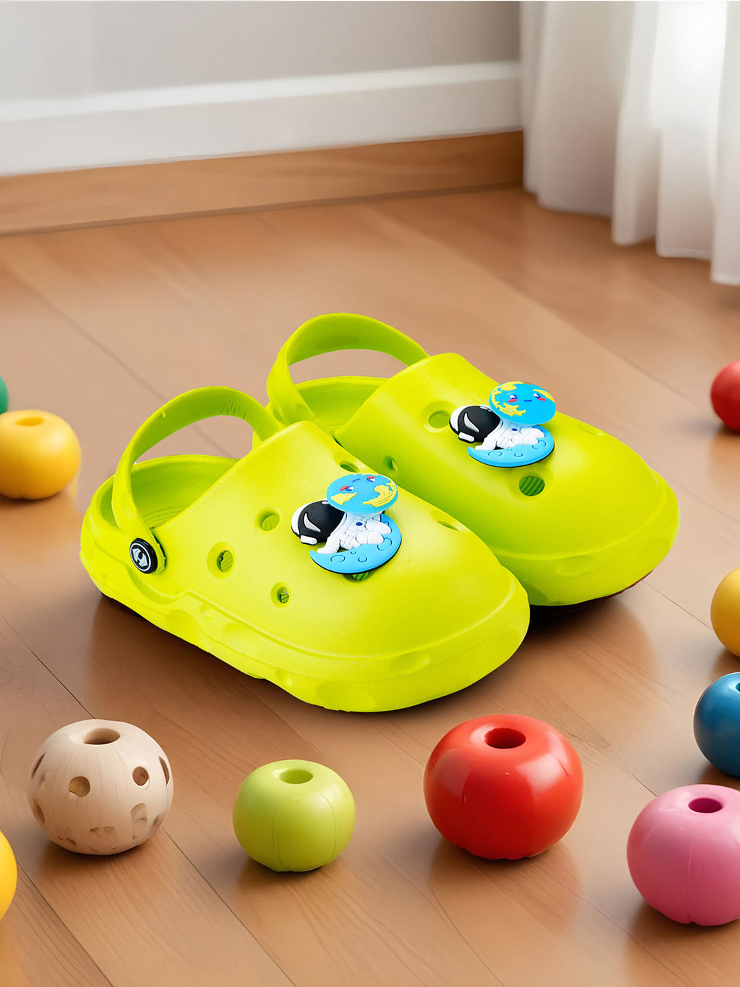 Hoppa Buzz Neon Kids Clogs