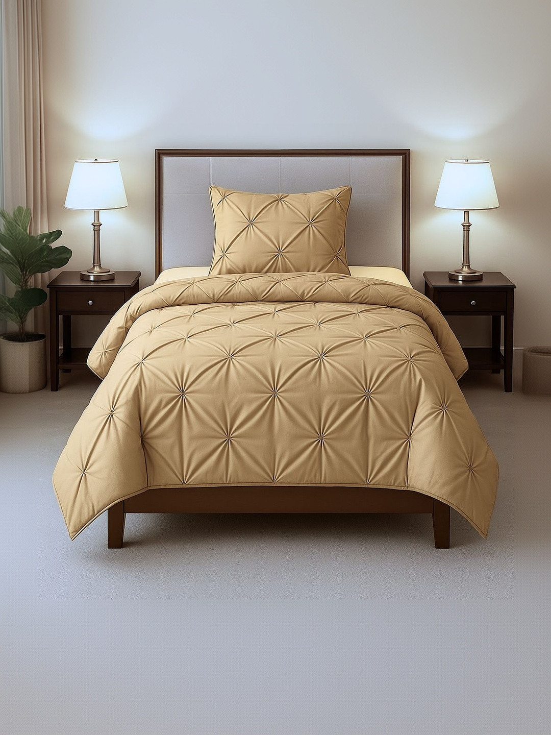 THE WHITE MOSS Taupe & Tan Heavy Winter 400 GSM Comforter