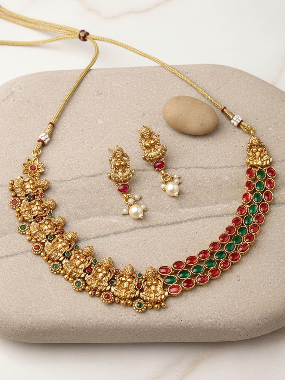 KARATCART Gold-Plated Stone Studded & Beaded Laxmi Mata Jewellery Set