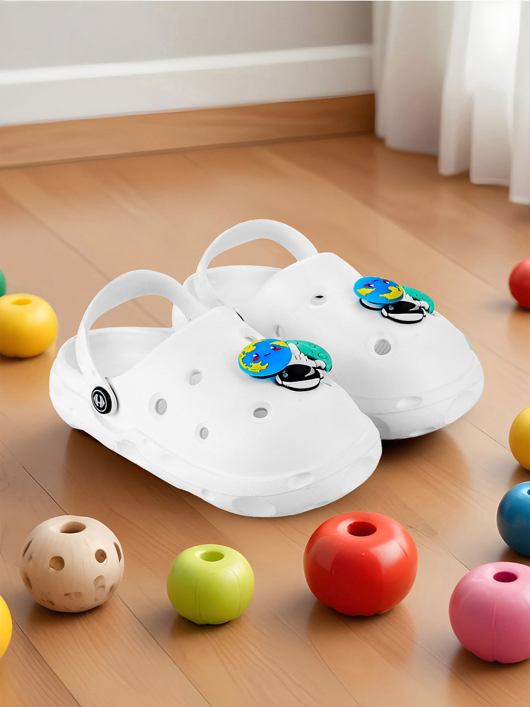 Hoppa Buzz White Kids Clogs