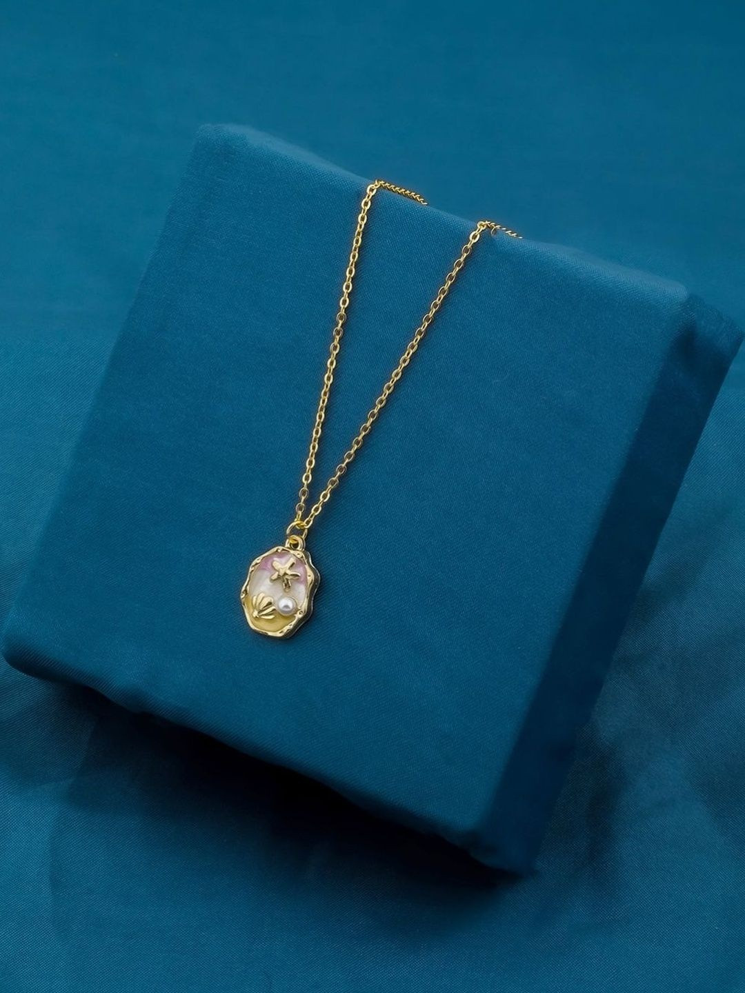 SZN Gold-Plated Pearls Beaded Abstract Bezel Shaped Pendant With Chain