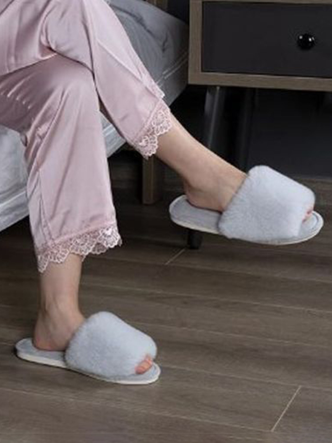 M 2 C Women  Furry Slippers Cozy Warm Room Slippers