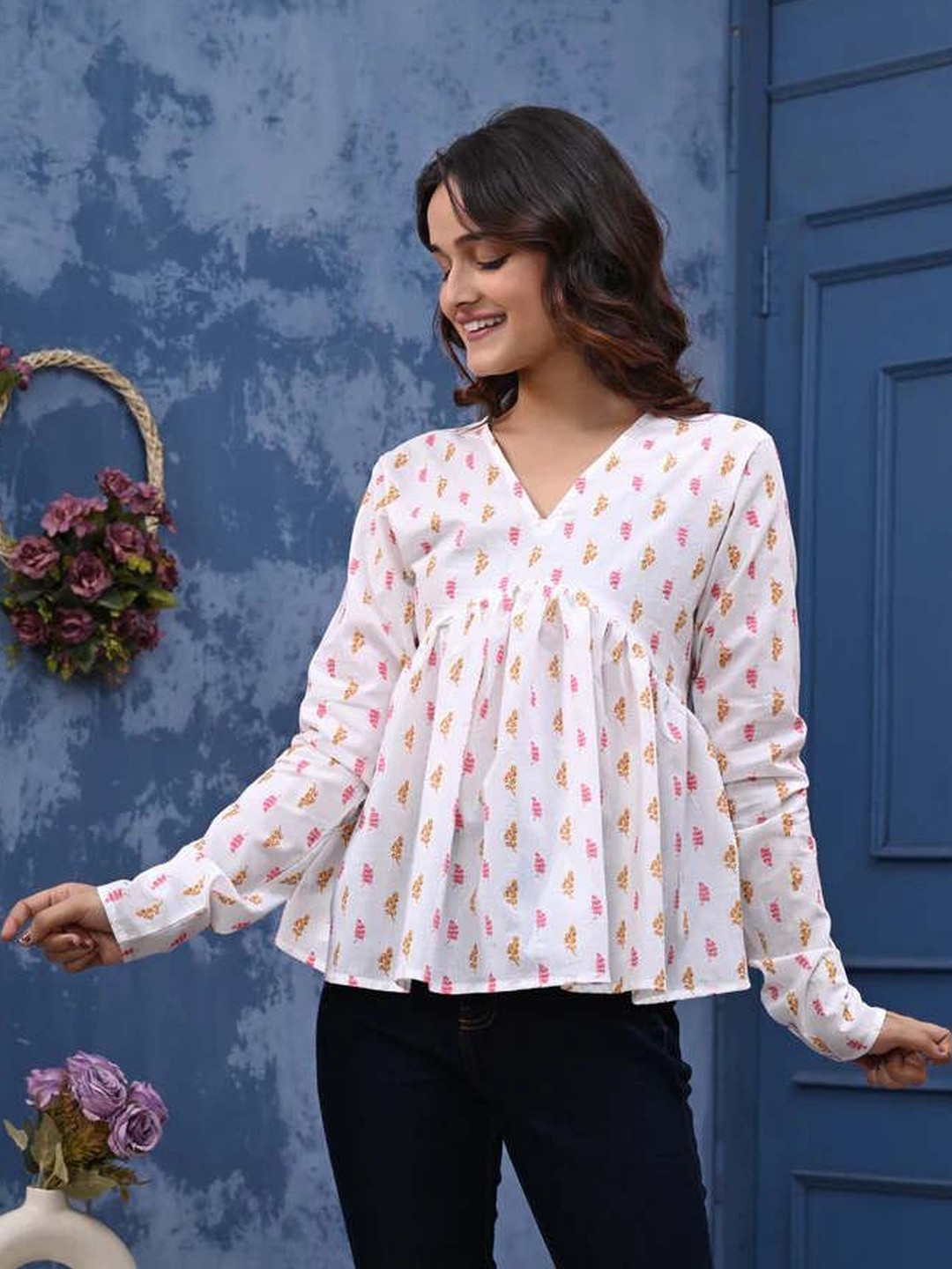 COTT10 Women Floral Printed V-Neck Empire Top