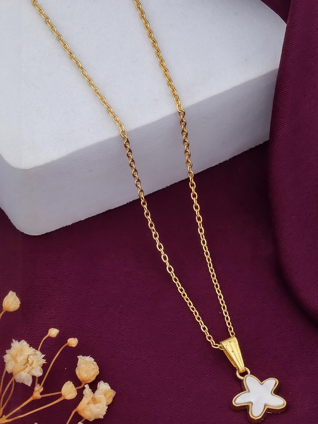 SZN Gold-Plated Star Shaped Pendent With Chain