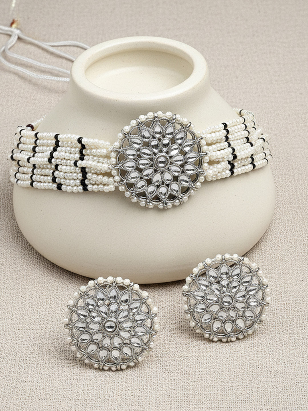 KARATCART Silver-Plated White & Black Kundan Studded & Beaded Oxidised Jewellery Set