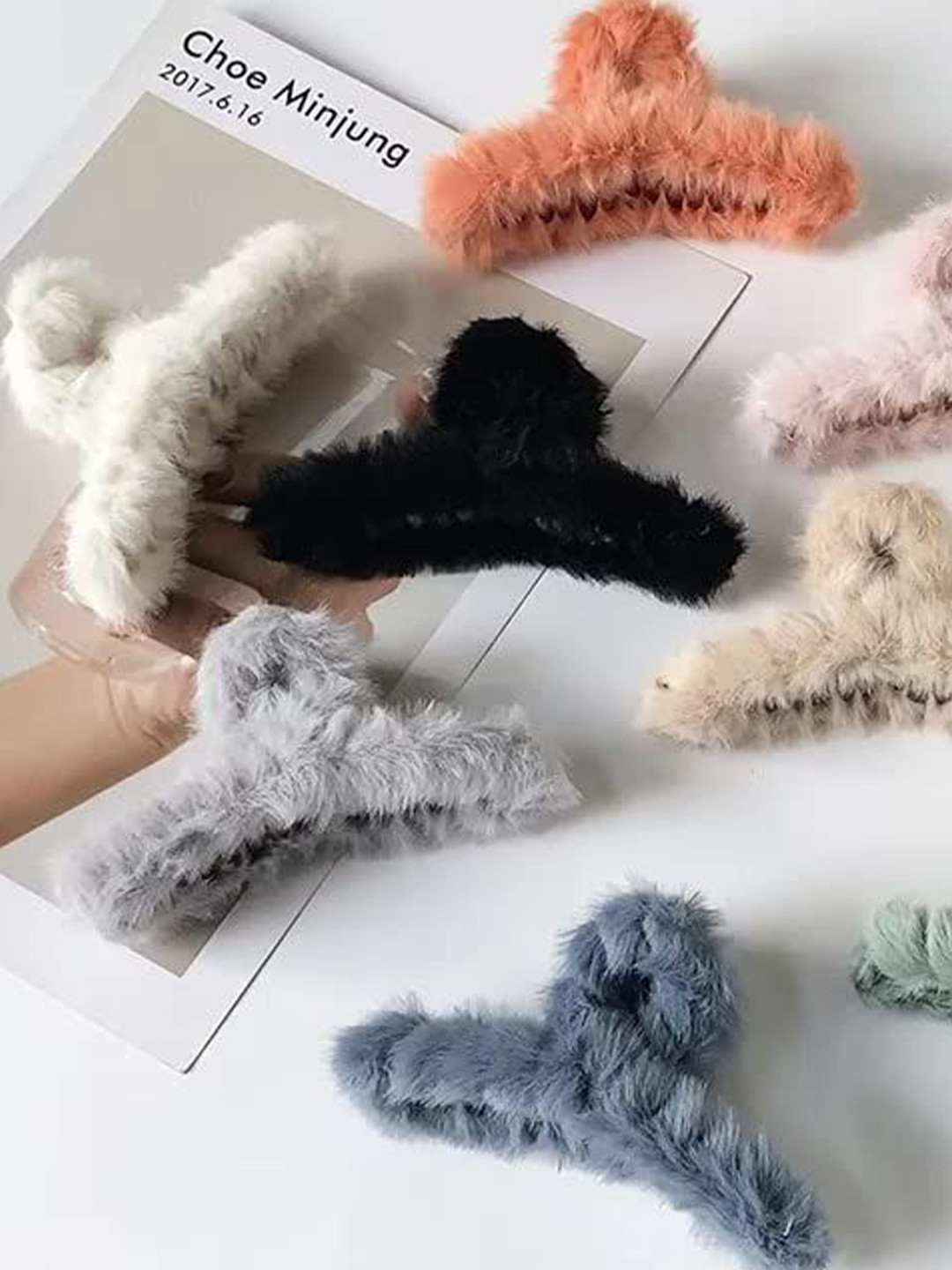 SHREEWATCHES Set Of 8 Plush Barrettes Fur Grip T Shape Claw Clips