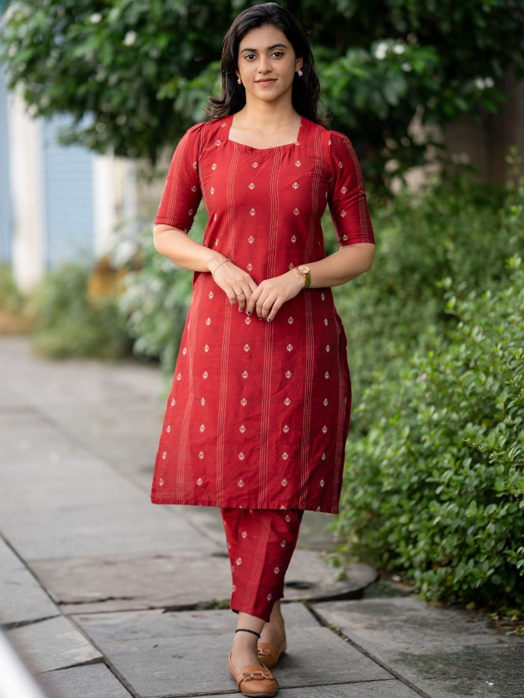 HAY Ethnic Motifs Woven Design Square Neck Cotton Silk Straight Kurta With Trouser