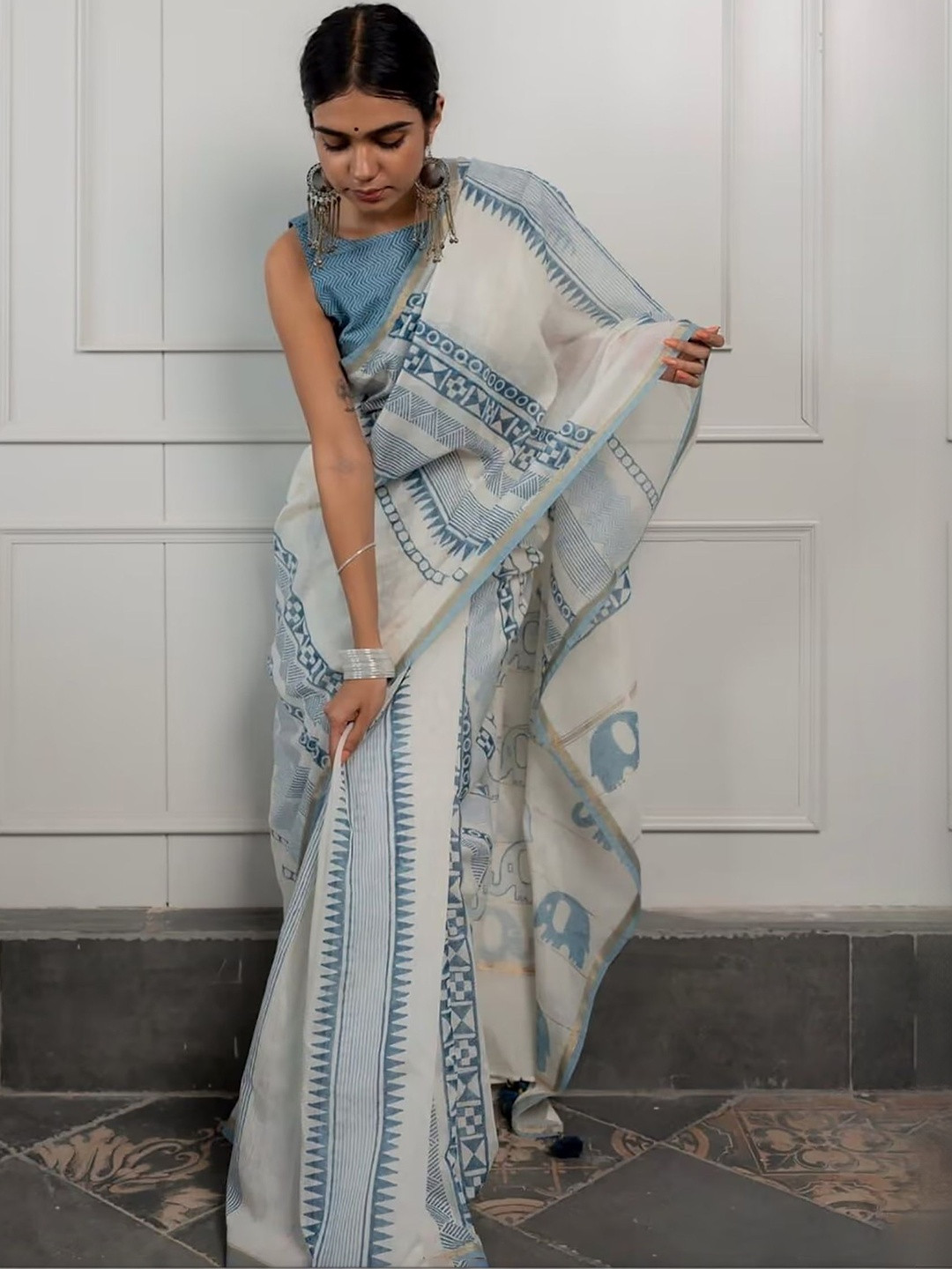 Moda Rapido Zari Border Block Print Saree With Unstitched Blouse Piece