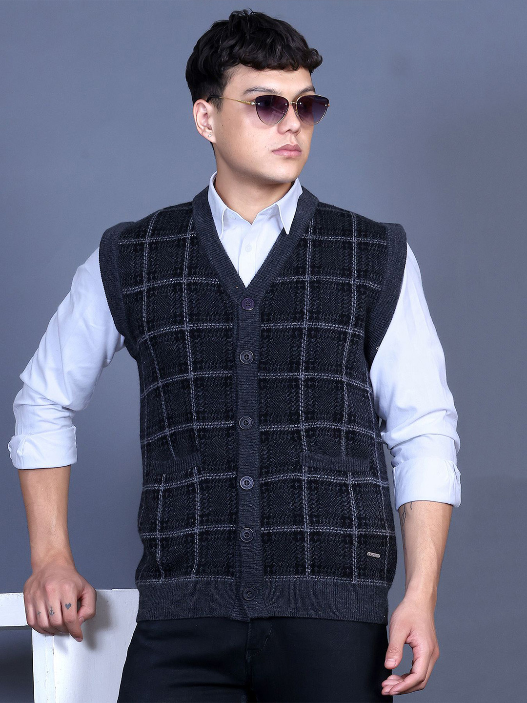 GODFREY Men Checked Cardigan sweater vest