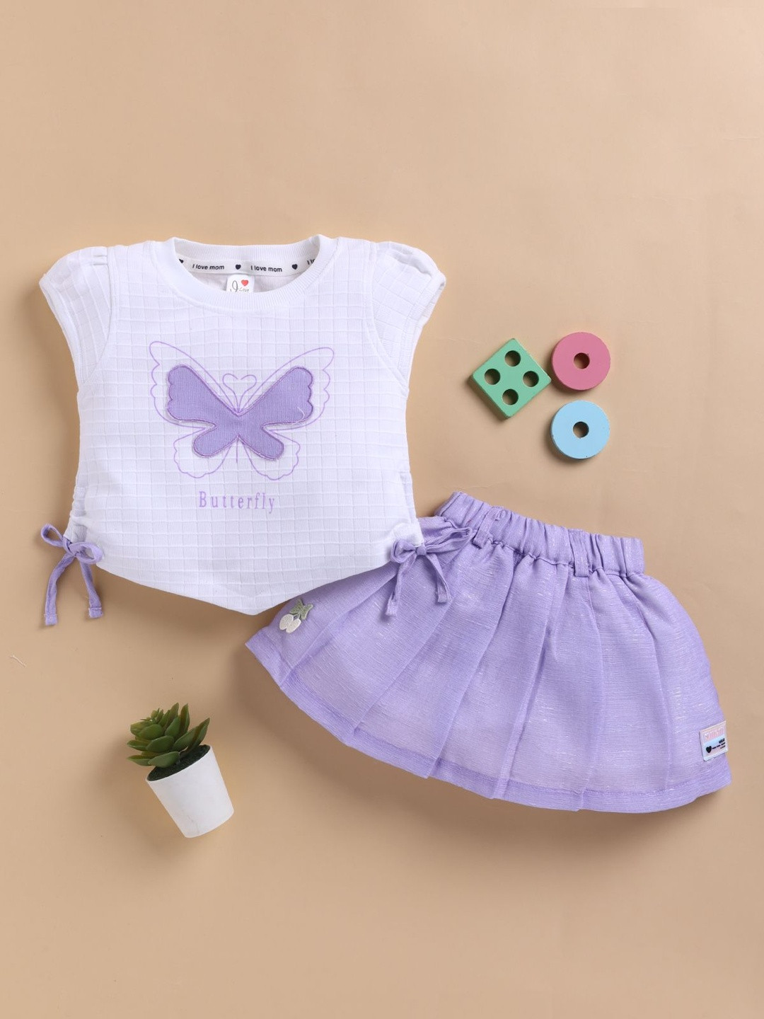 I LOVE MOM Girls Printed Round Neck T-shirt With Skirt
